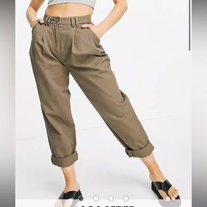 NWT ASOS DESIGN Petite ovoid pleat front peg pants in olive green 8P